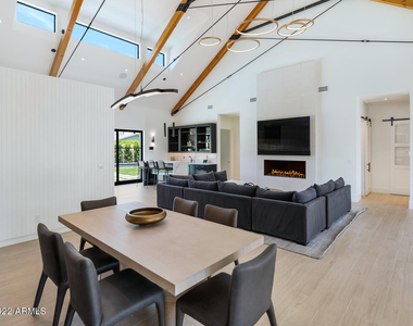 4216 E Hazelwood Street - Photo Thumbnail 5
