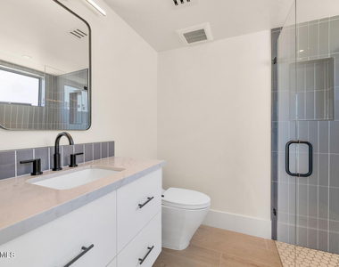 4216 E Hazelwood Street - Photo Thumbnail 23