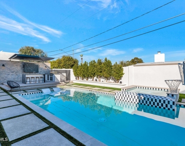 4216 E Hazelwood Street - Photo Thumbnail 30