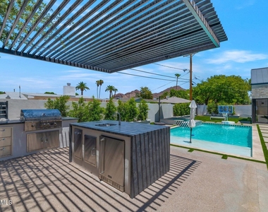 4216 E Hazelwood Street - Photo Thumbnail 27