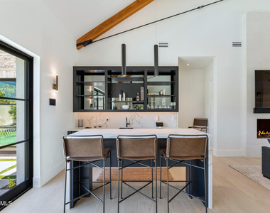 4216 E Hazelwood Street - Photo Thumbnail 10