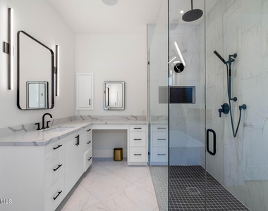 4216 E Hazelwood Street - Photo Thumbnail 16