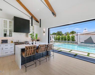 4216 E Hazelwood Street - Photo Thumbnail 7