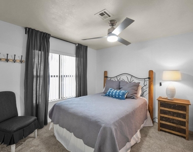 8787 E Mountain View Road - Photo Thumbnail 15