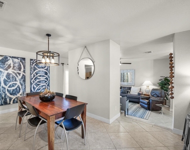 8787 E Mountain View Road - Photo Thumbnail 7
