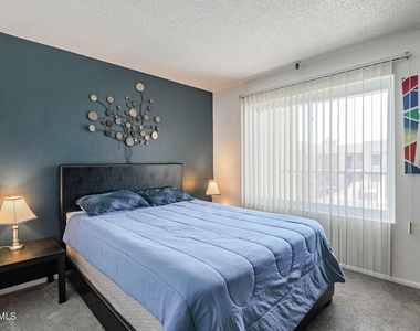 7474 E Earll Drive - Photo Thumbnail 17