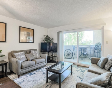 7474 E Earll Drive - Photo Thumbnail 10