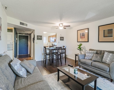 7474 E Earll Drive - Photo Thumbnail 6
