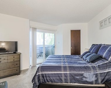 7474 E Earll Drive - Photo Thumbnail 12