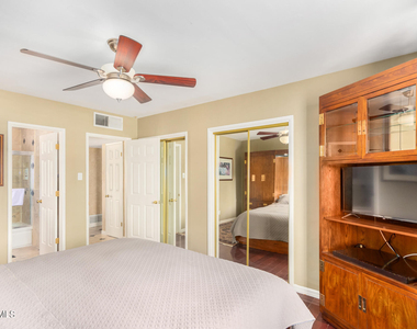 6626 E Granada Road - Photo Thumbnail 14