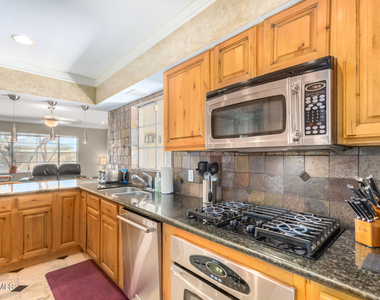 6626 E Granada Road - Photo Thumbnail 8