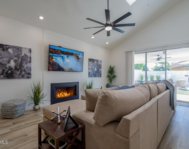 8661 E Gail Road - Photo Thumbnail 8