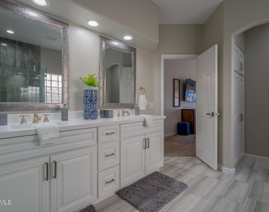 8661 E Gail Road - Photo Thumbnail 30
