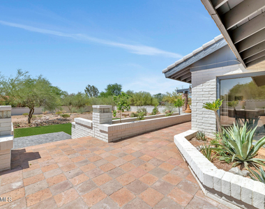 3411 E Valley Vista Lane - Photo Thumbnail 27