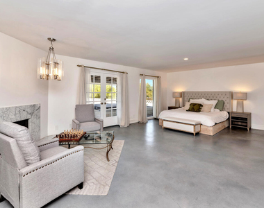3411 E Valley Vista Lane - Photo Thumbnail 16