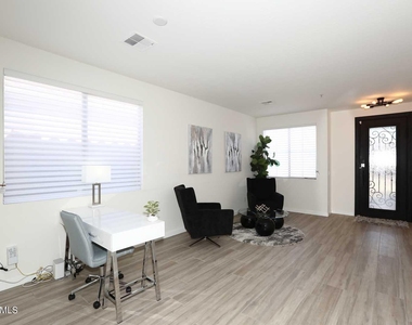 24624 N 72nd Place - Photo Thumbnail 7