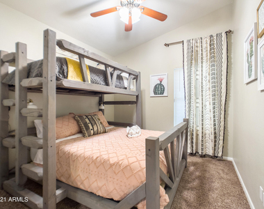 1218 E Seahorse Lane - Photo Thumbnail 18