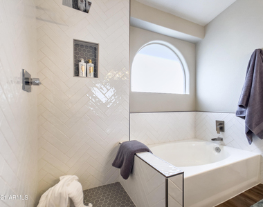 1218 E Seahorse Lane - Photo Thumbnail 13