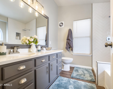 1218 E Seahorse Lane - Photo Thumbnail 12