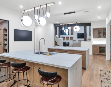 5810 E Cholla Lane - Photo Thumbnail 10