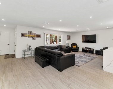 4406 N Dromedary Road - Photo Thumbnail 3