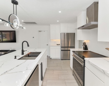 4406 N Dromedary Road - Photo Thumbnail 9