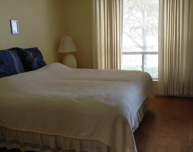 8651 E Royal Palm Road - Photo Thumbnail 3