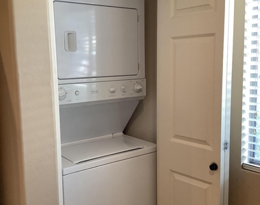 16801 N 94th Street - Photo Thumbnail 6