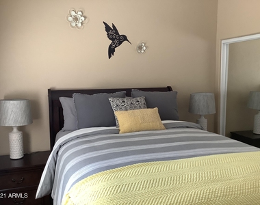 16801 N 94th Street - Photo Thumbnail 10