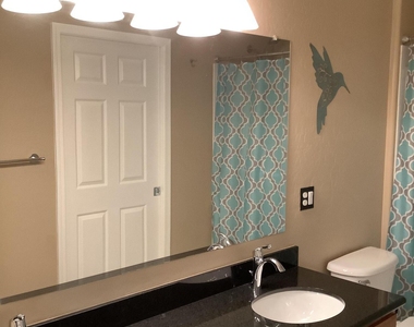 16801 N 94th Street - Photo Thumbnail 9