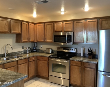 16801 N 94th Street - Photo Thumbnail 6