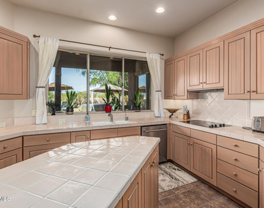 7872 E Thorntree Drive - Photo Thumbnail 16