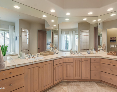 7872 E Thorntree Drive - Photo Thumbnail 24