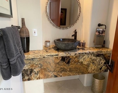 9915 E Graythorn Drive - Photo Thumbnail 3