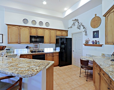 6894 E Thirsty Cactus Lane - Photo Thumbnail 17