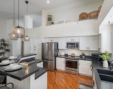 16407 N 50th Street - Photo Thumbnail 8