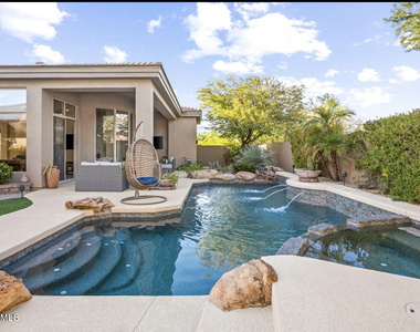 15255 N 105th Way - Photo Thumbnail 9