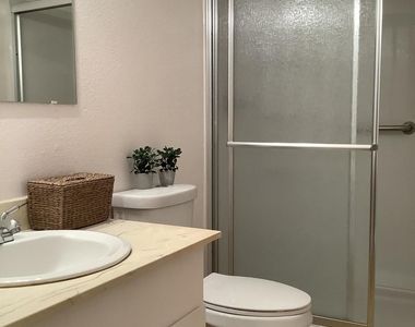 5101 N Granite Reef Road - Photo Thumbnail 9