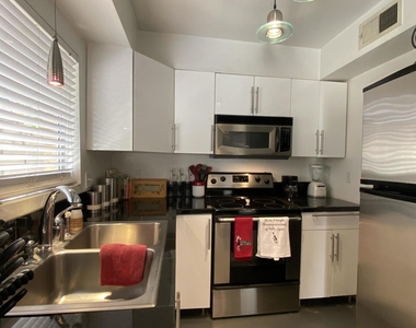 6925 E 4th Street - Photo Thumbnail 16