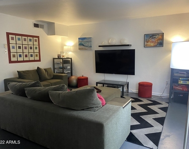 6925 E 4th Street - Photo Thumbnail 4