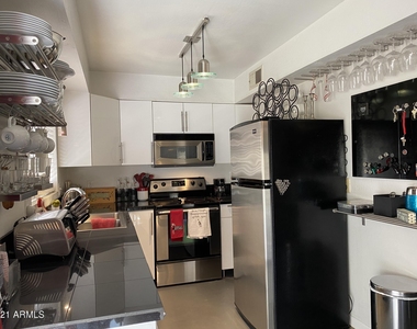 6925 E 4th Street - Photo Thumbnail 14