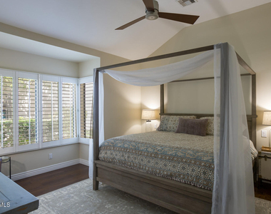 7272 E Gainey Ranch Road - Photo Thumbnail 11