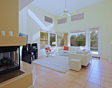 6803 E Eagle Feather Road - Photo Thumbnail 3