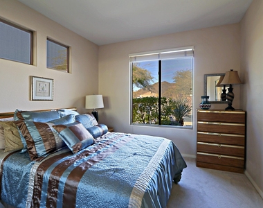 6803 E Eagle Feather Road - Photo Thumbnail 16
