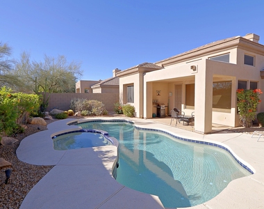 6803 E Eagle Feather Road - Photo Thumbnail 28