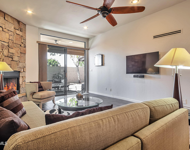 7318 E Palo Verde Drive - Photo Thumbnail 7
