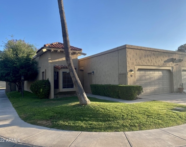 7318 E Palo Verde Drive - Photo Thumbnail 15