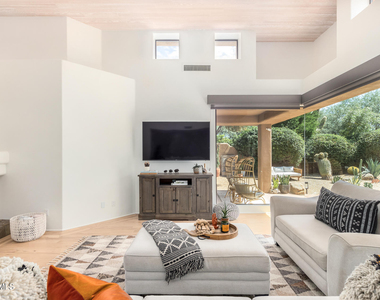 7500 E Boulders Parkway - Photo Thumbnail 2
