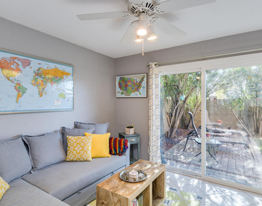 924 N 86th Way - Photo Thumbnail 21