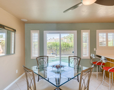 924 N 86th Way - Photo Thumbnail 12